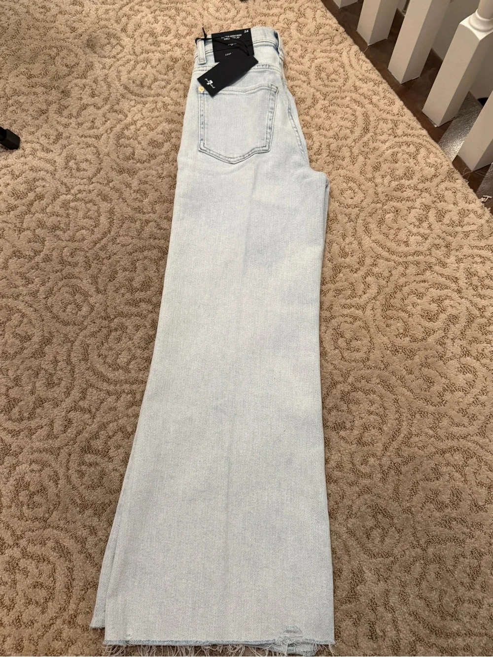 7 For All Mankind Ultra High Rise Cropped Joe in Maui SIZE 24/25 NWT!